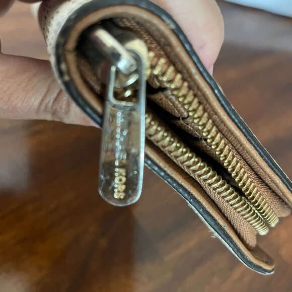 Michael Kors Hamilton Leather Wallet Cream White, Zip Around Wallet 8" x 4" - Picture 3 of 8